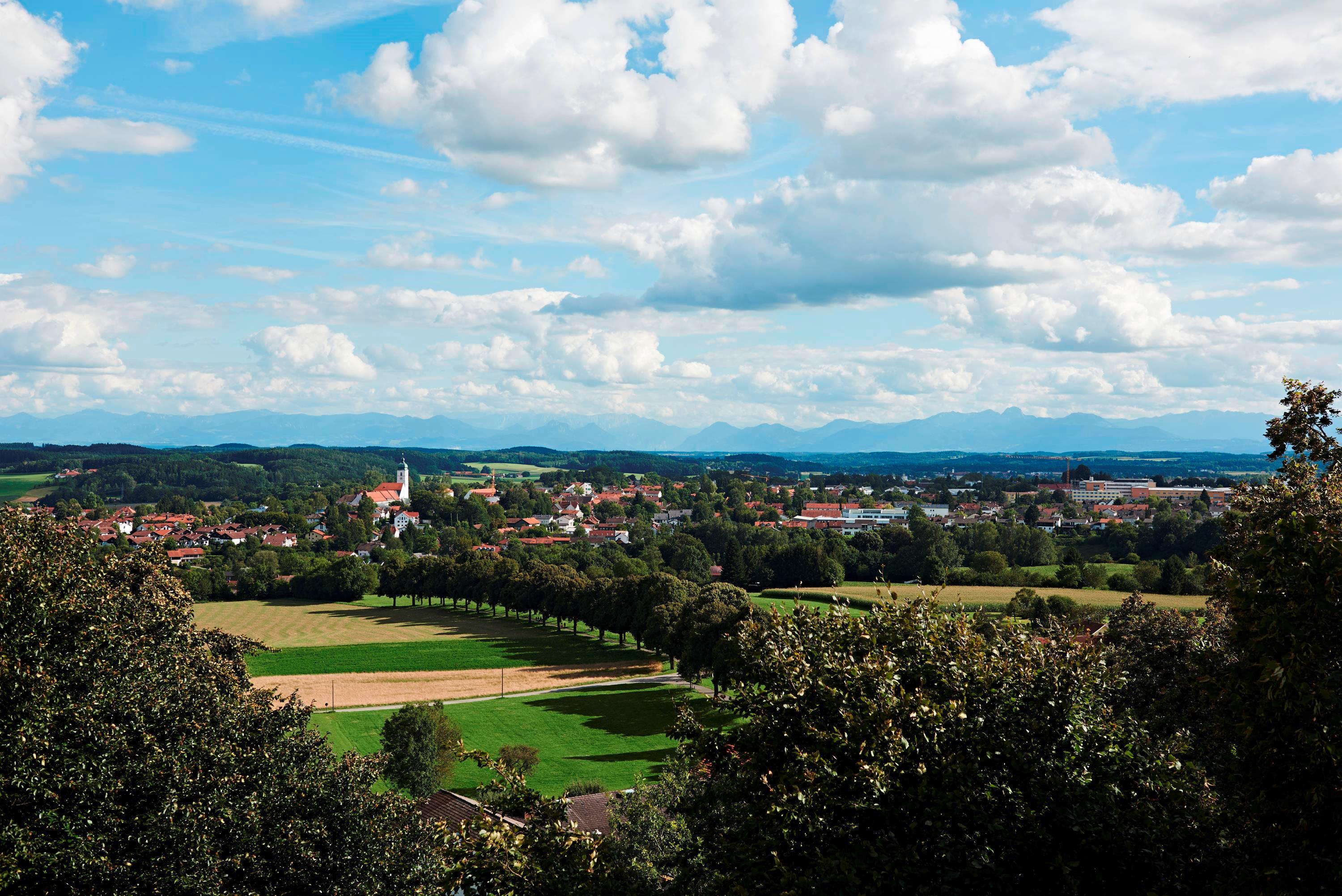 Ausblick vom Aussichtssturm bis in die Bayerischen Voralpen